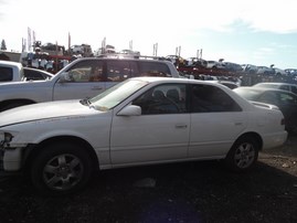 1997 TOYOTA CAMRY LE WHITE 2.2L AT Z18444